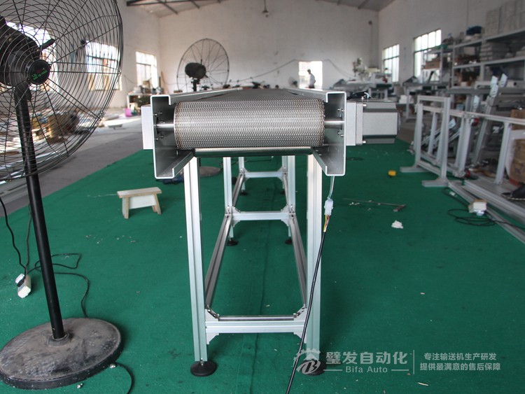 不銹鋼網(wǎng)鏈輸送機 不銹鋼網(wǎng)鏈輸送機