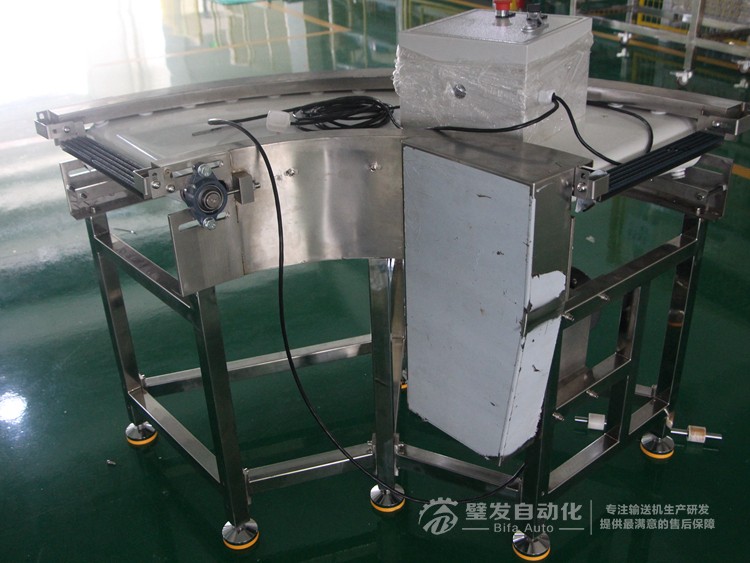 整機(jī)不銹鋼白色食品級皮帶90度轉(zhuǎn)彎機(jī)